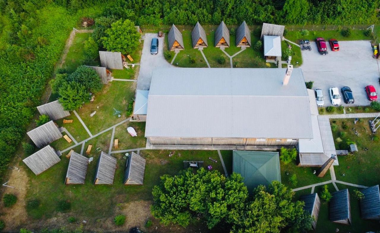 Rooms & Glamping Lana Haus Licko Petrovo Selo Exterior foto