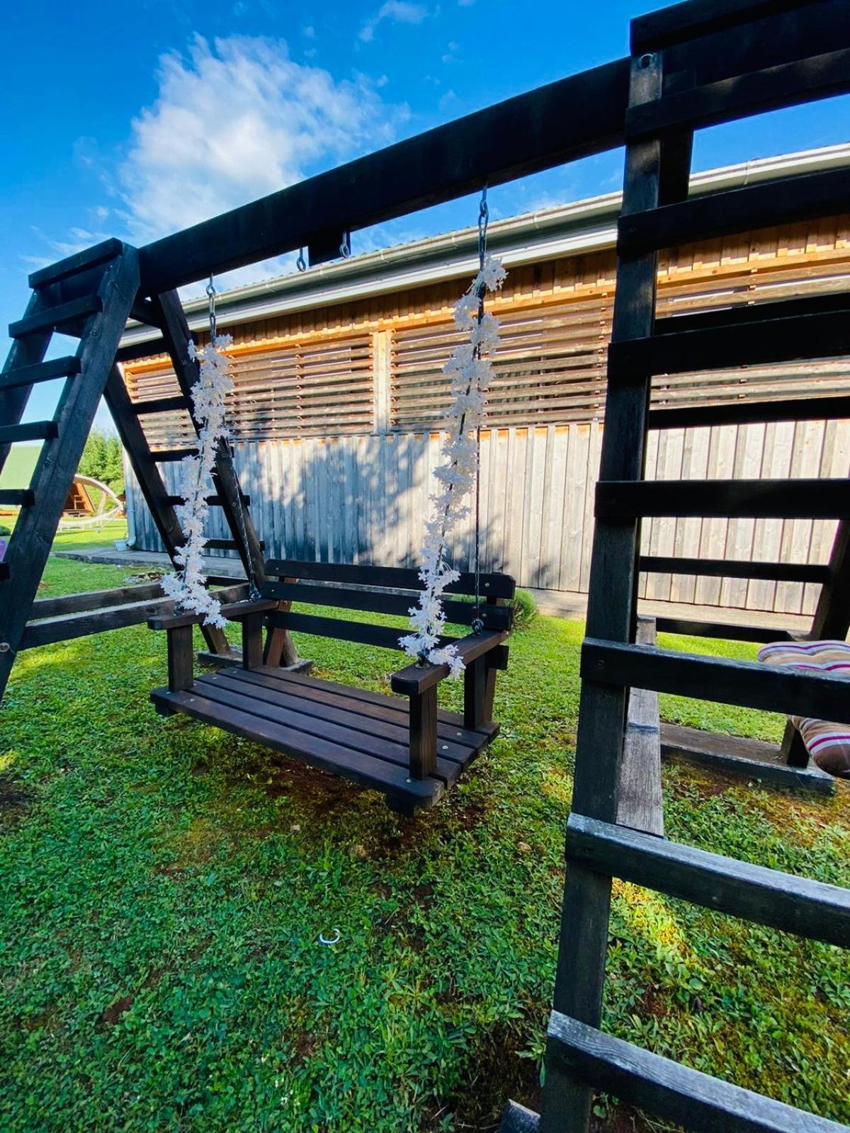 Rooms & Glamping Lana Haus Licko Petrovo Selo Exterior foto